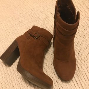 Size 8 brown ankle boots